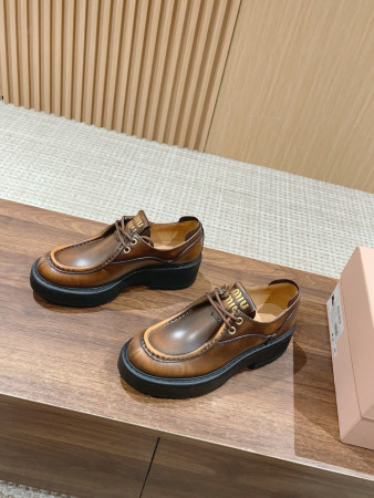 ua M1v M1v laced fumé leather loafers