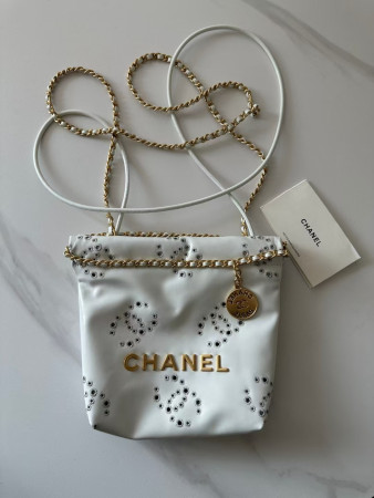 Ch*el 22 mini handbag shiny calfskin 20 × 19 × 6 cm