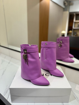 ua G1uenchy boots