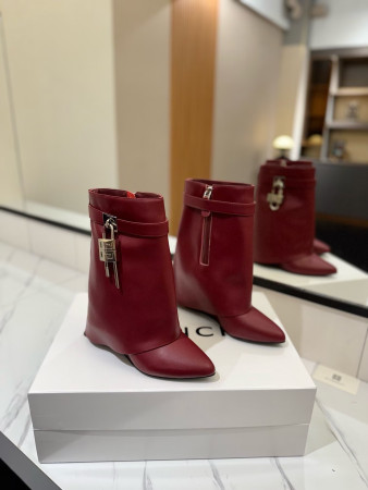 ua G1uenchy boots