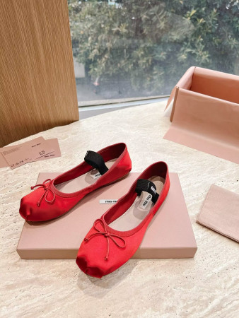 ua M1v M1v satin ballerinas