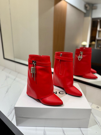 ua G1uenchy boots