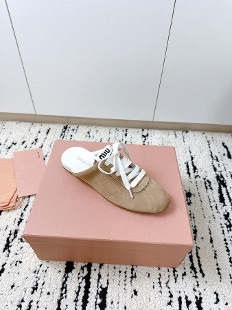ua M1v M1v plume suede mules