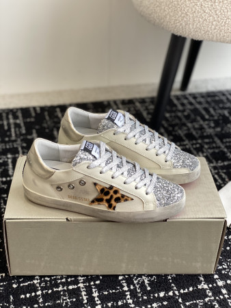 ua g01den G003e s*per-star sneaker