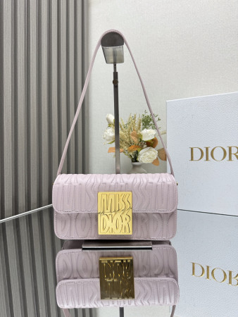 D*or miss D*or flap bag 22 x 11 x 6 cm