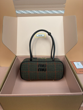 M1v M1v leather beau bag 28×15×9cm