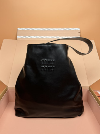 M1v M1v leather hobo bag  41×46×11cm