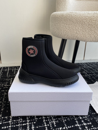 ua D*or boot