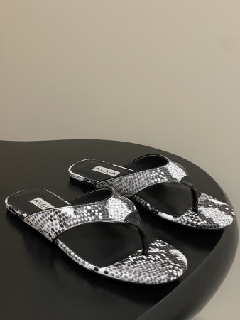 ua a1a1a triangle flat slides(cusT0mized size 7-10 days production time)