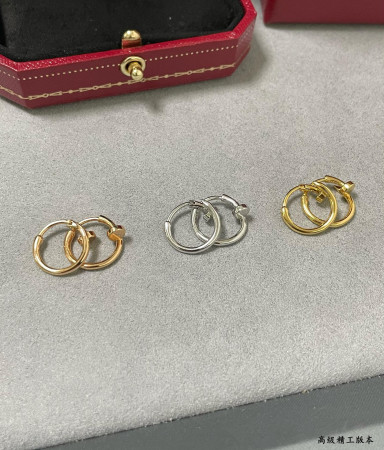 Ca*t*er mini smooth nail hoop earrings
