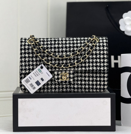 Ch*el mini classic 11.12 handbag 25 15.5 × 25.5 × 6.5 cm