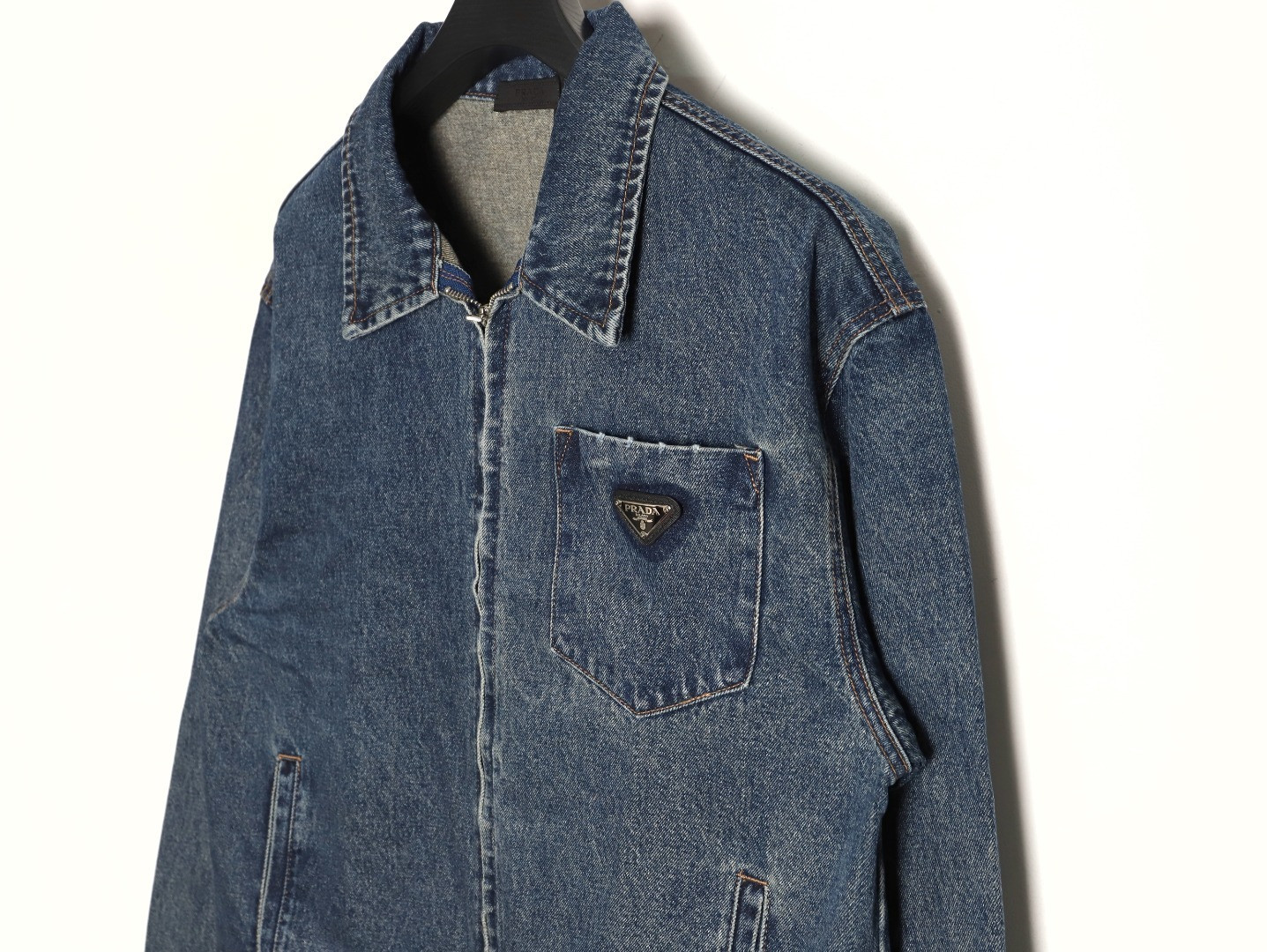 pra*a De*1m jacket