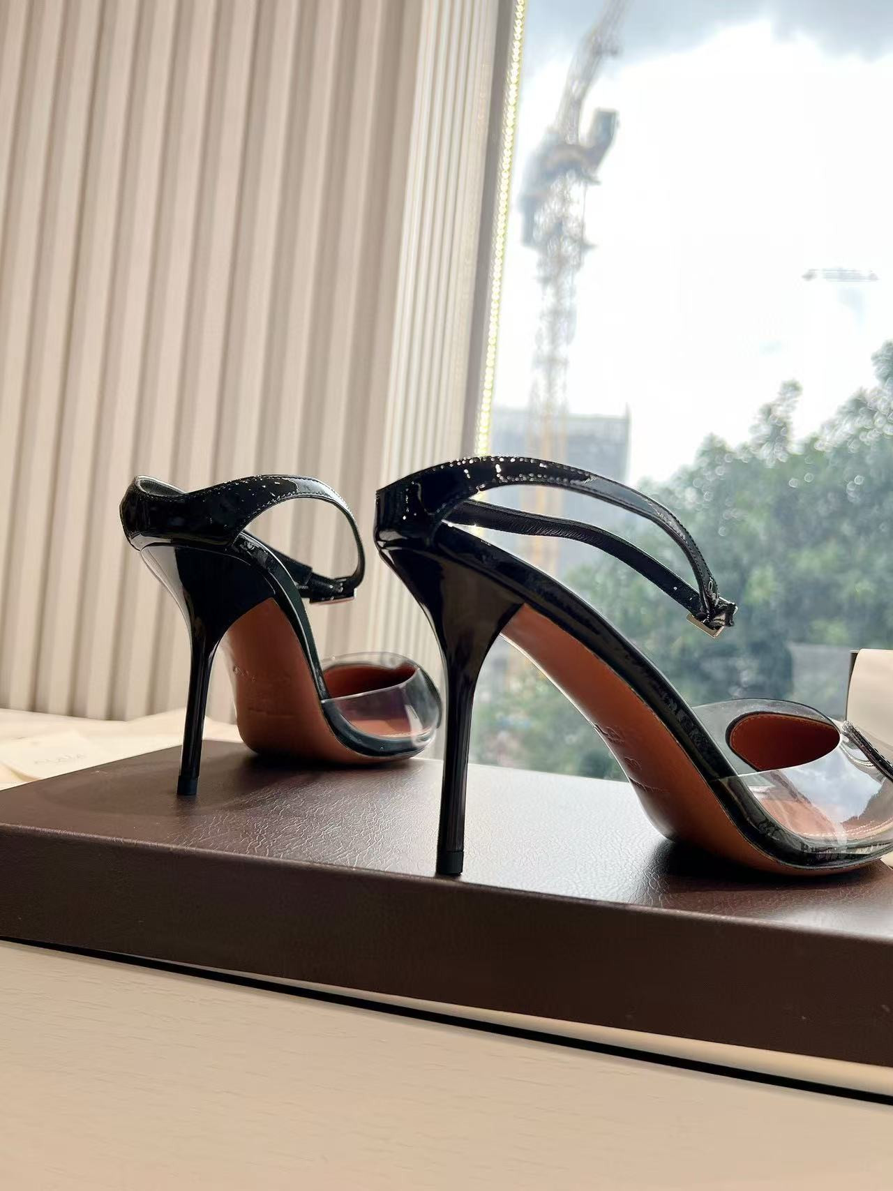 UA A1a1a Patent Heart-Toe Stiletto Pumps