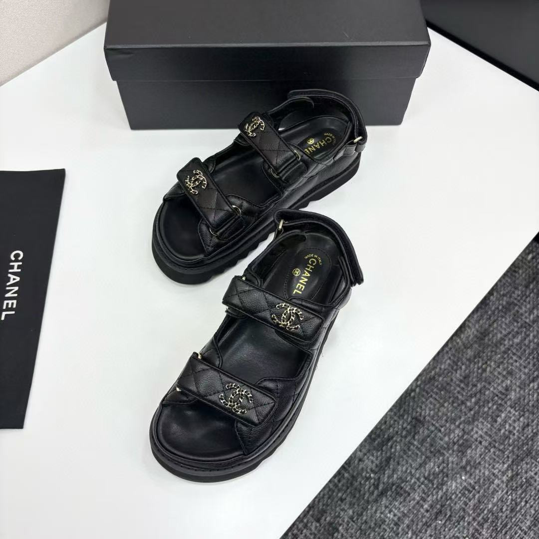 ua Ch*el sandals