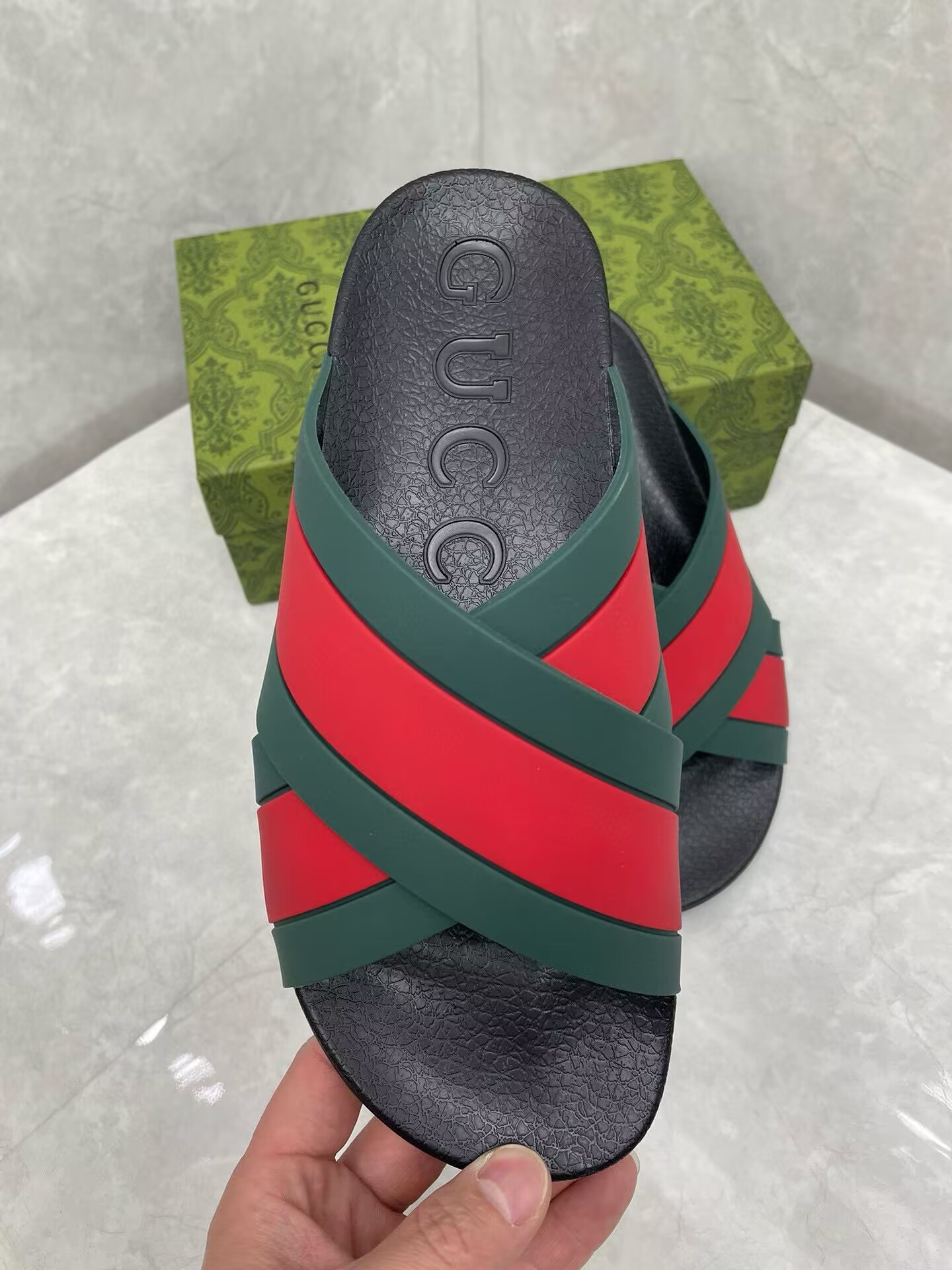 ua G*u*i criss cross slide sandals