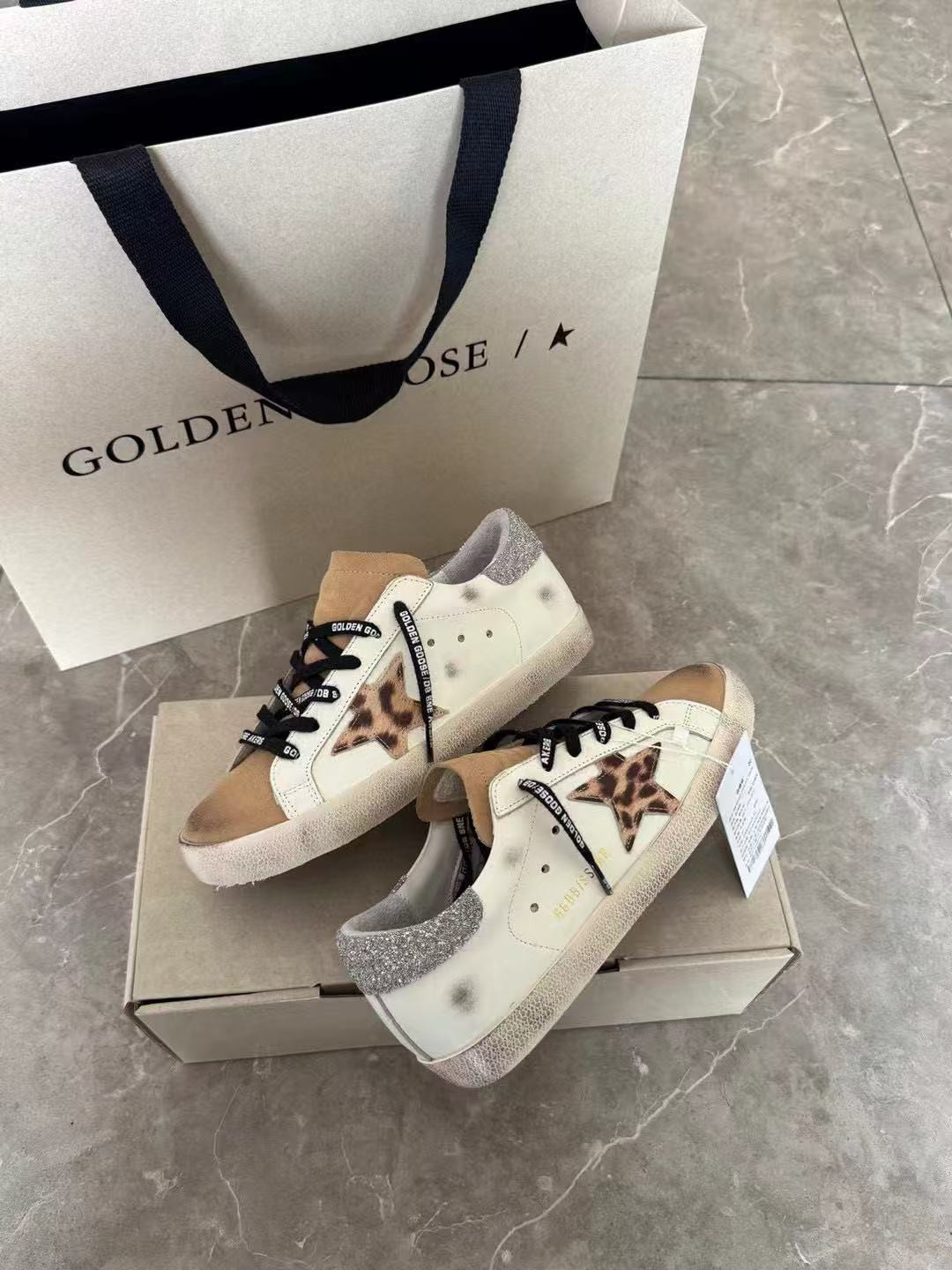 ua g01den G003e s*per-star sneaker