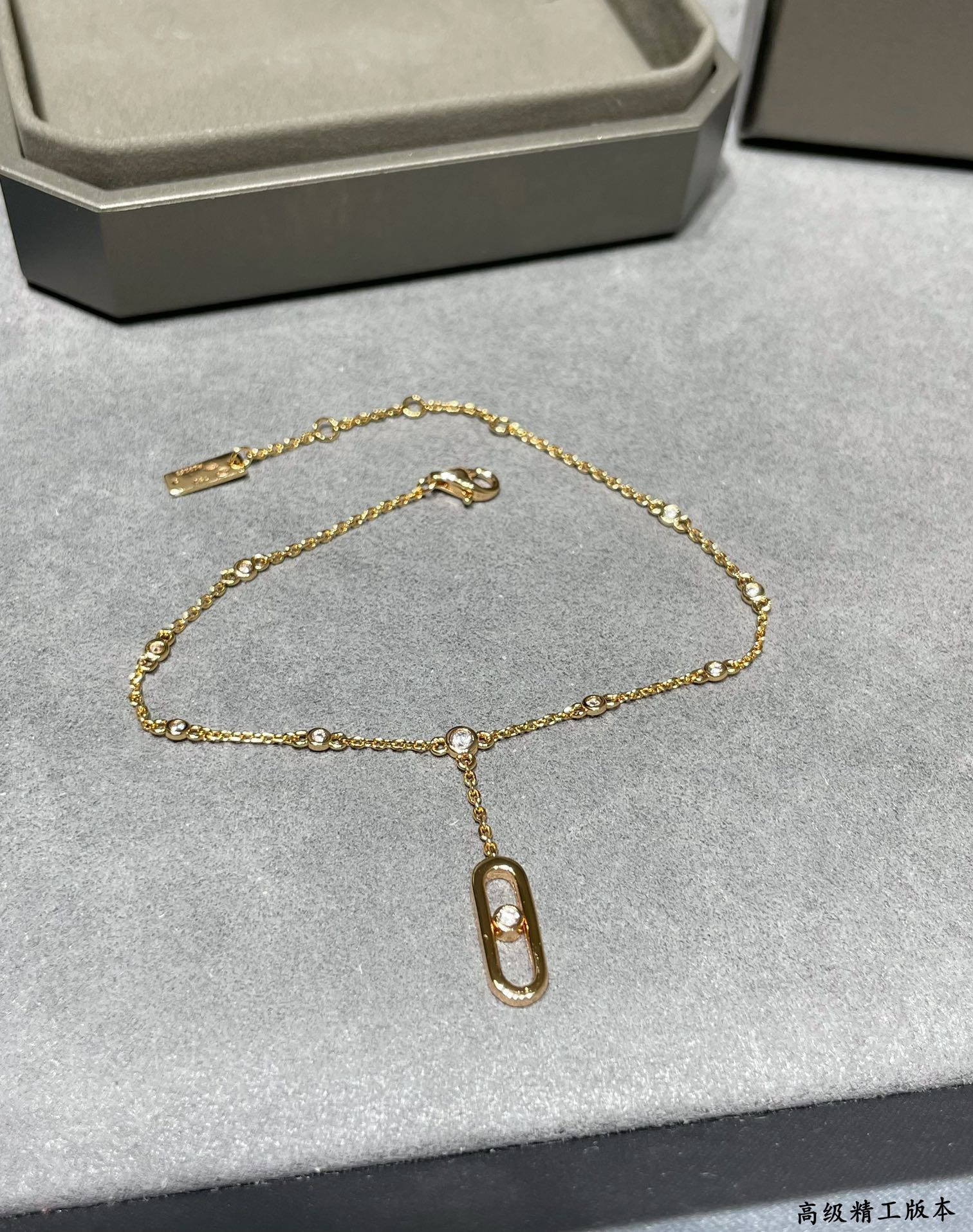 Mes1kaa vertical polished single di*m*nd moving bracelet