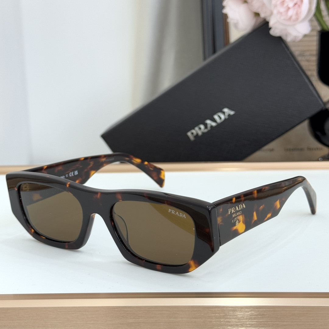 Pra*a glasses