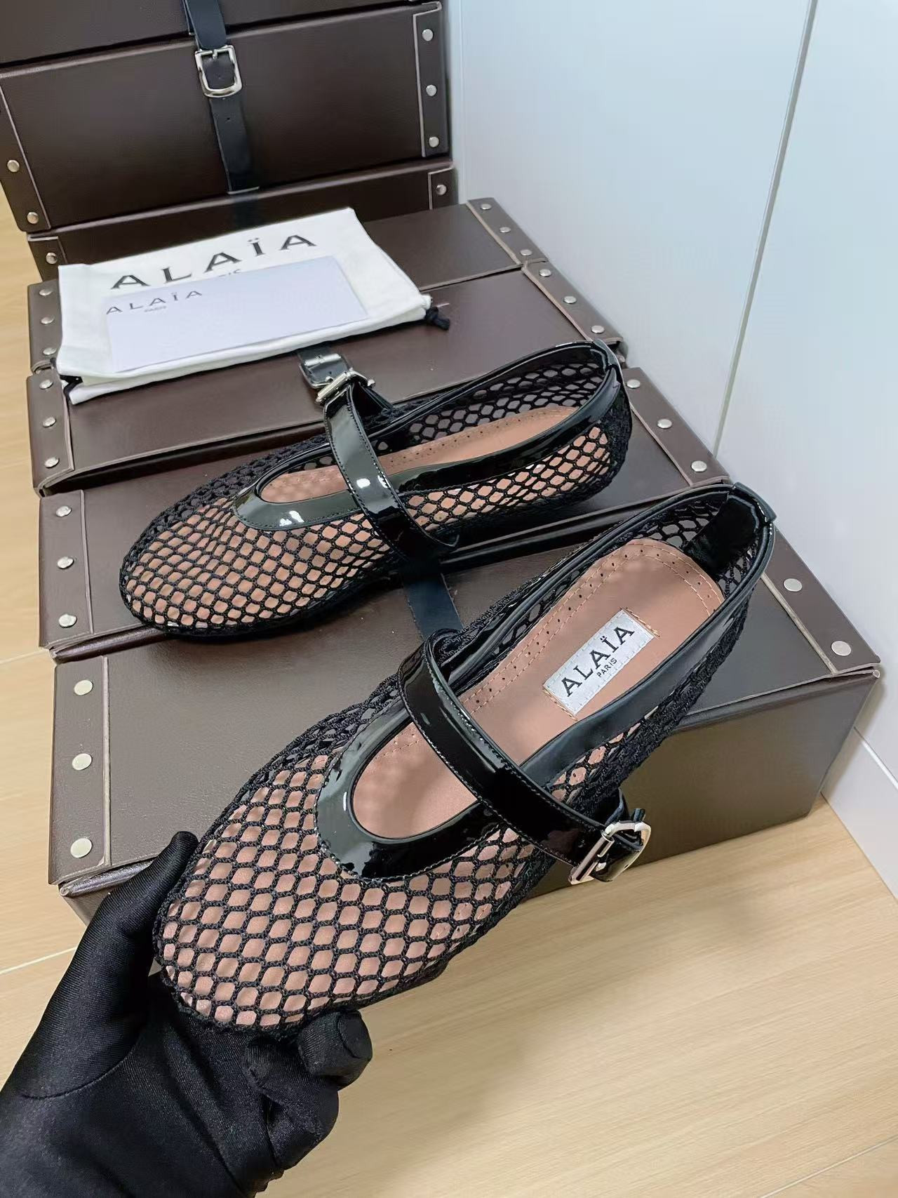 UA A1a1a BALLET FLATS IN FISHNET