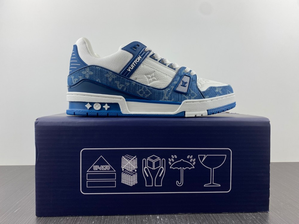 1v trainer monogram De*1m white blue