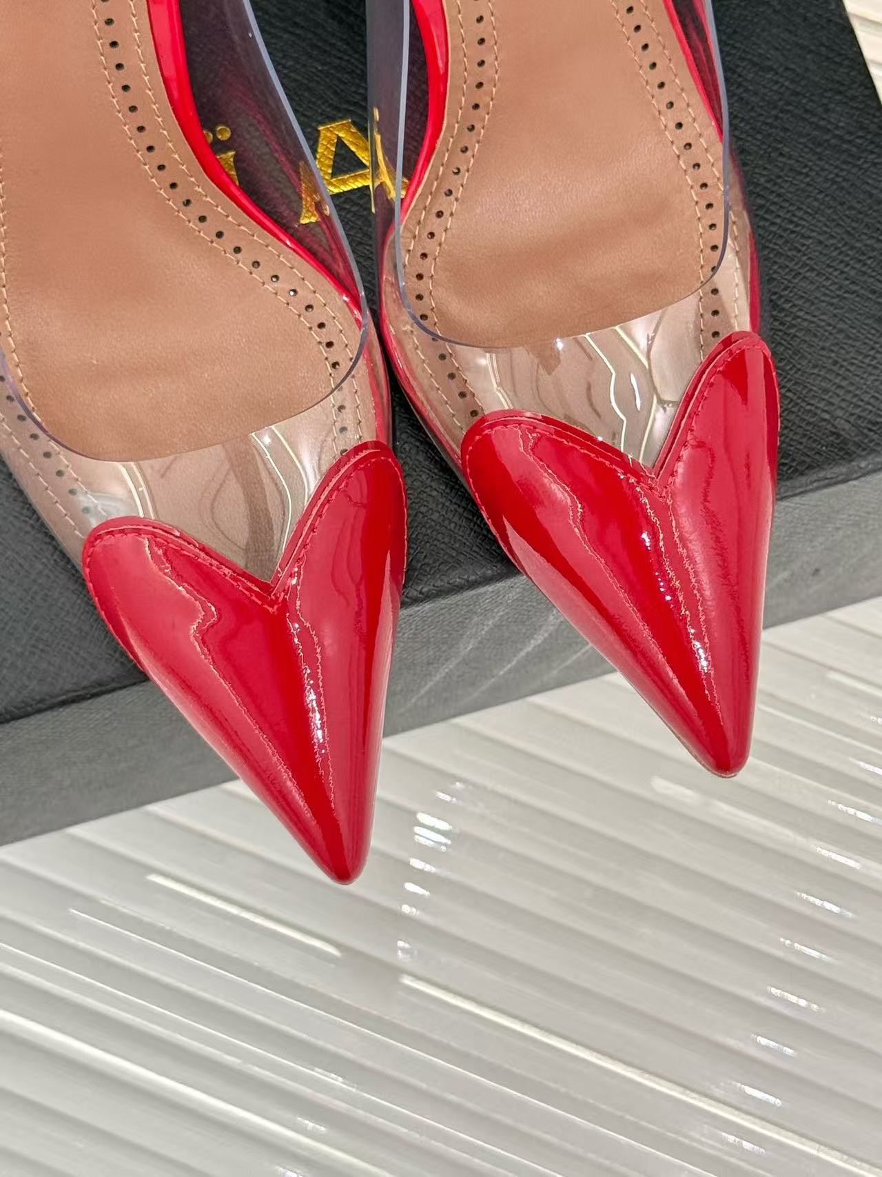 UA A1a1a Patent Heart-Toe Stiletto Pumps