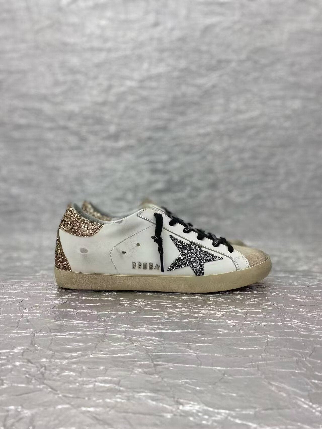 ua g01den G003e s*per-star sneaker