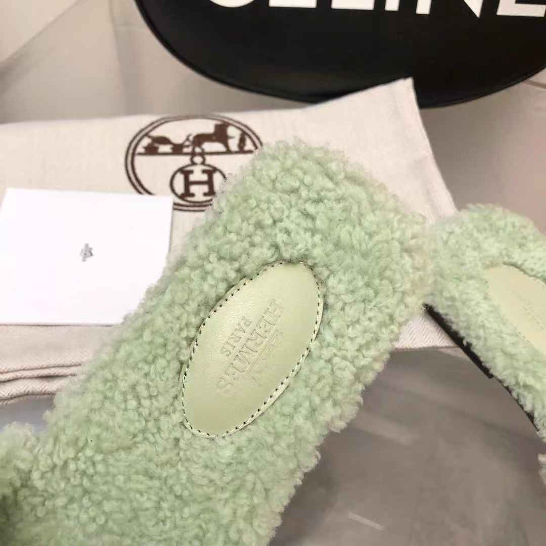 UA Hermès Oran sandal