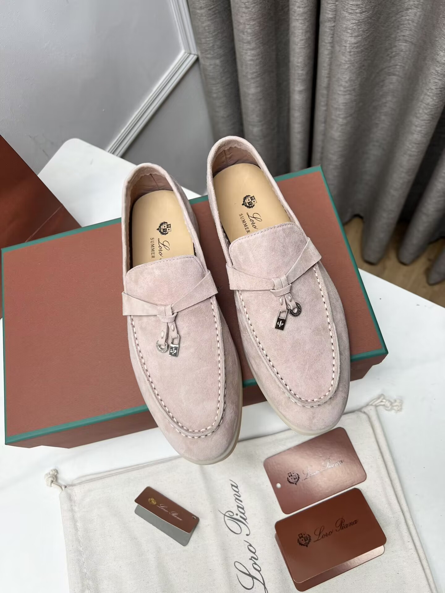 ua L**o p*ana summer charms walk loafers
