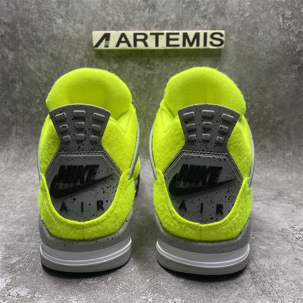 AIR JORDAN 4 RETRO