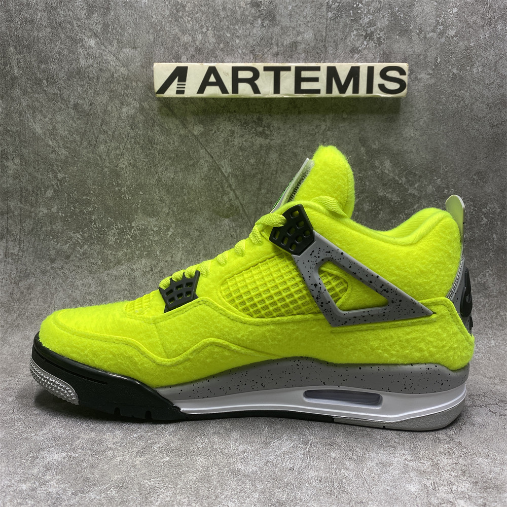 AIR JORDAN 4 RETRO