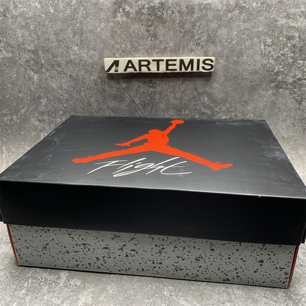 AIR JORDAN 4 RETRO BLACK