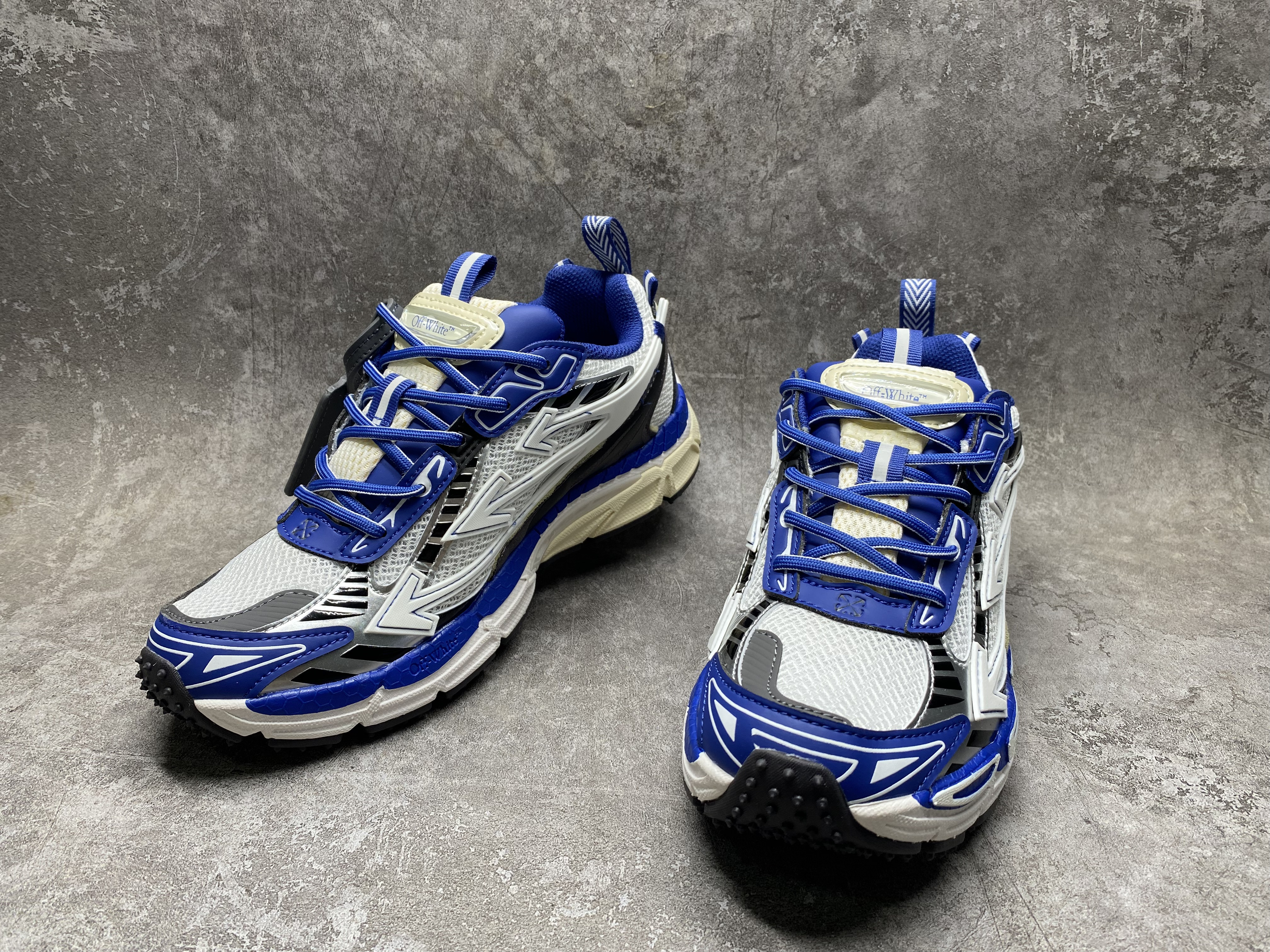 UA Off-White "BE RIGHT BACK"