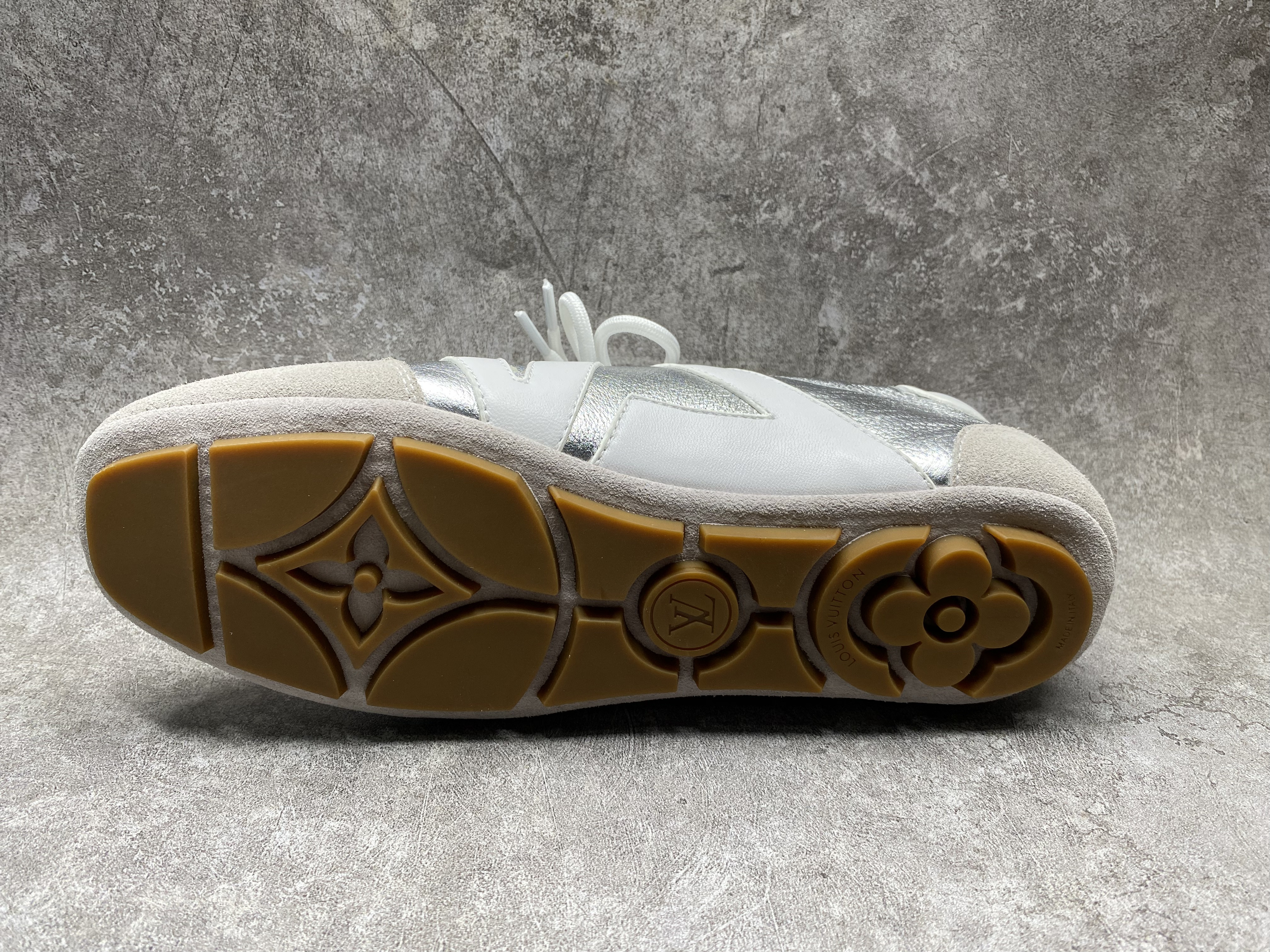 UA LV Sneaker