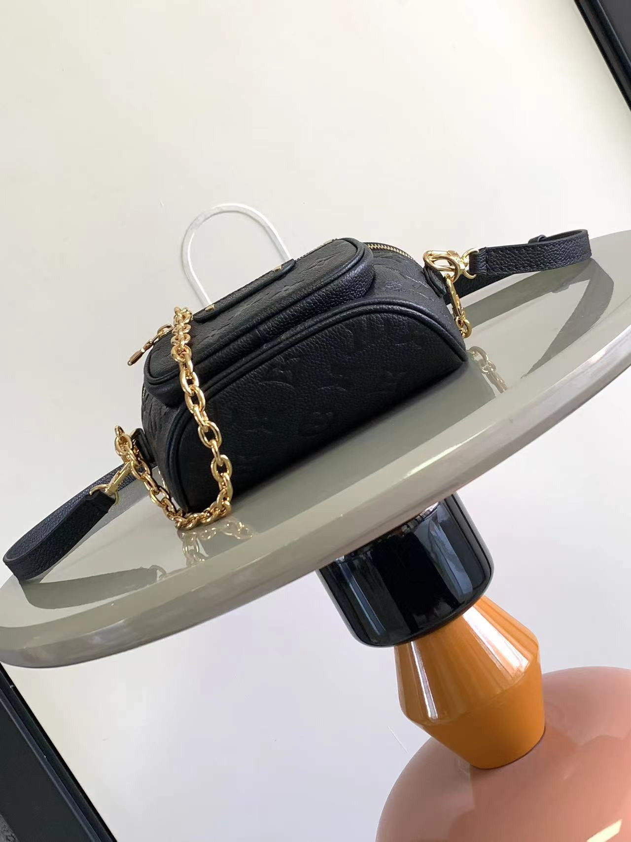 LV Mini Bumbag M46917 17x12x9.5CM