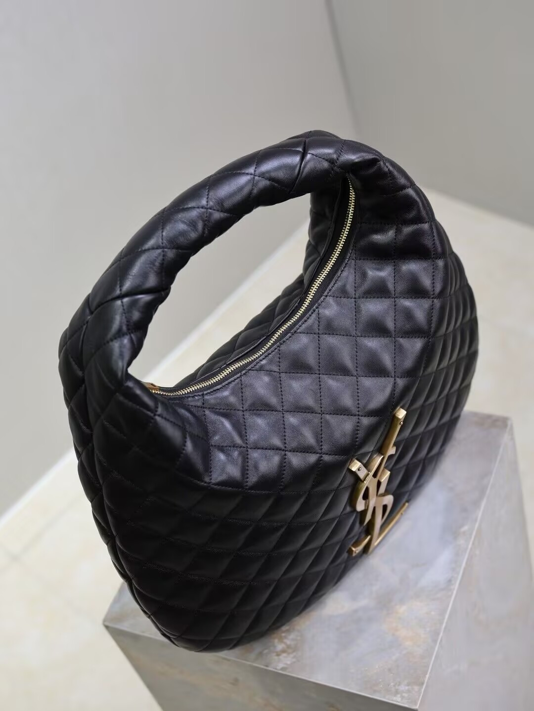 Y*L icare hobo in quilted nappa 42x30x4cm