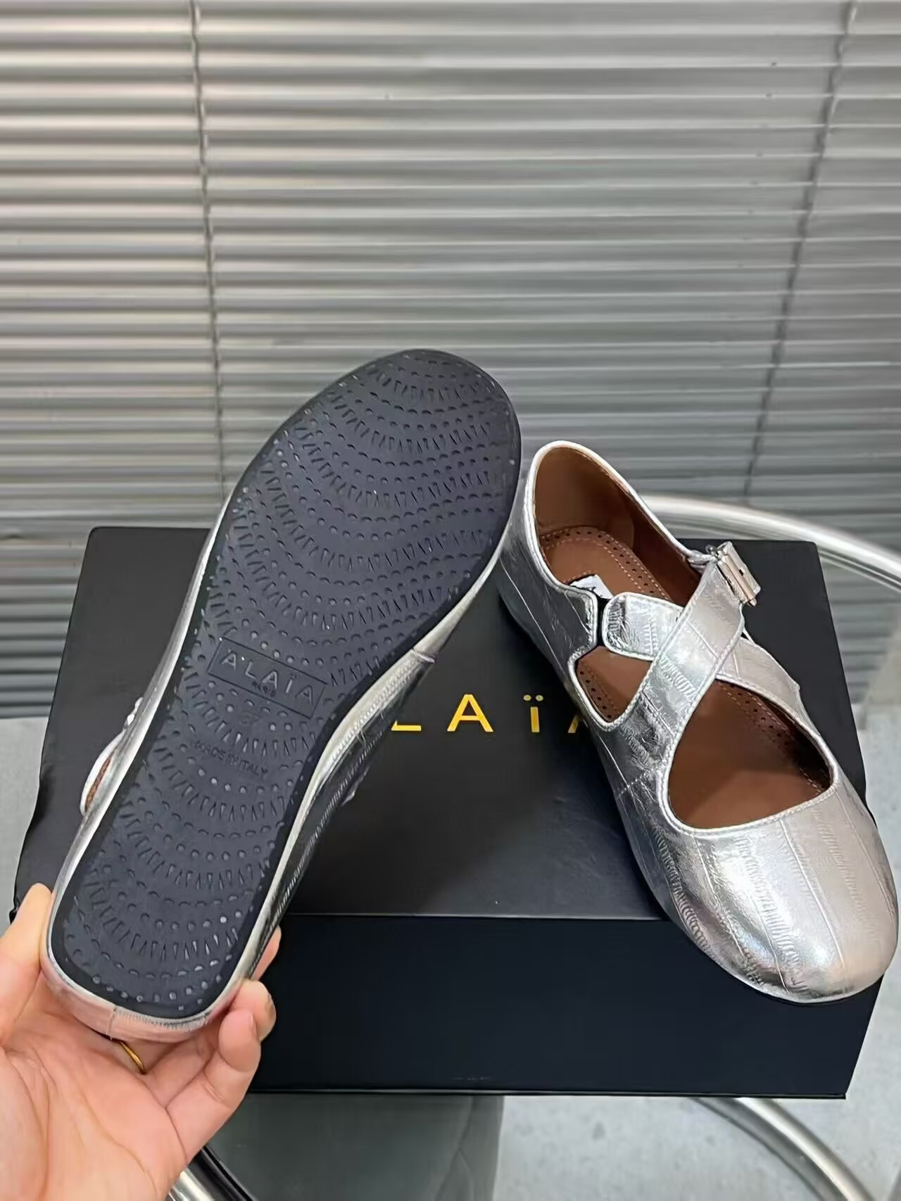UA A1a1a CRISS CROSS BALLET FLATS