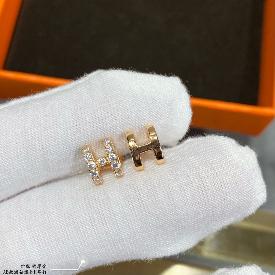 H**me5 ab style fully di*m*nd-encrusted h stud earrings