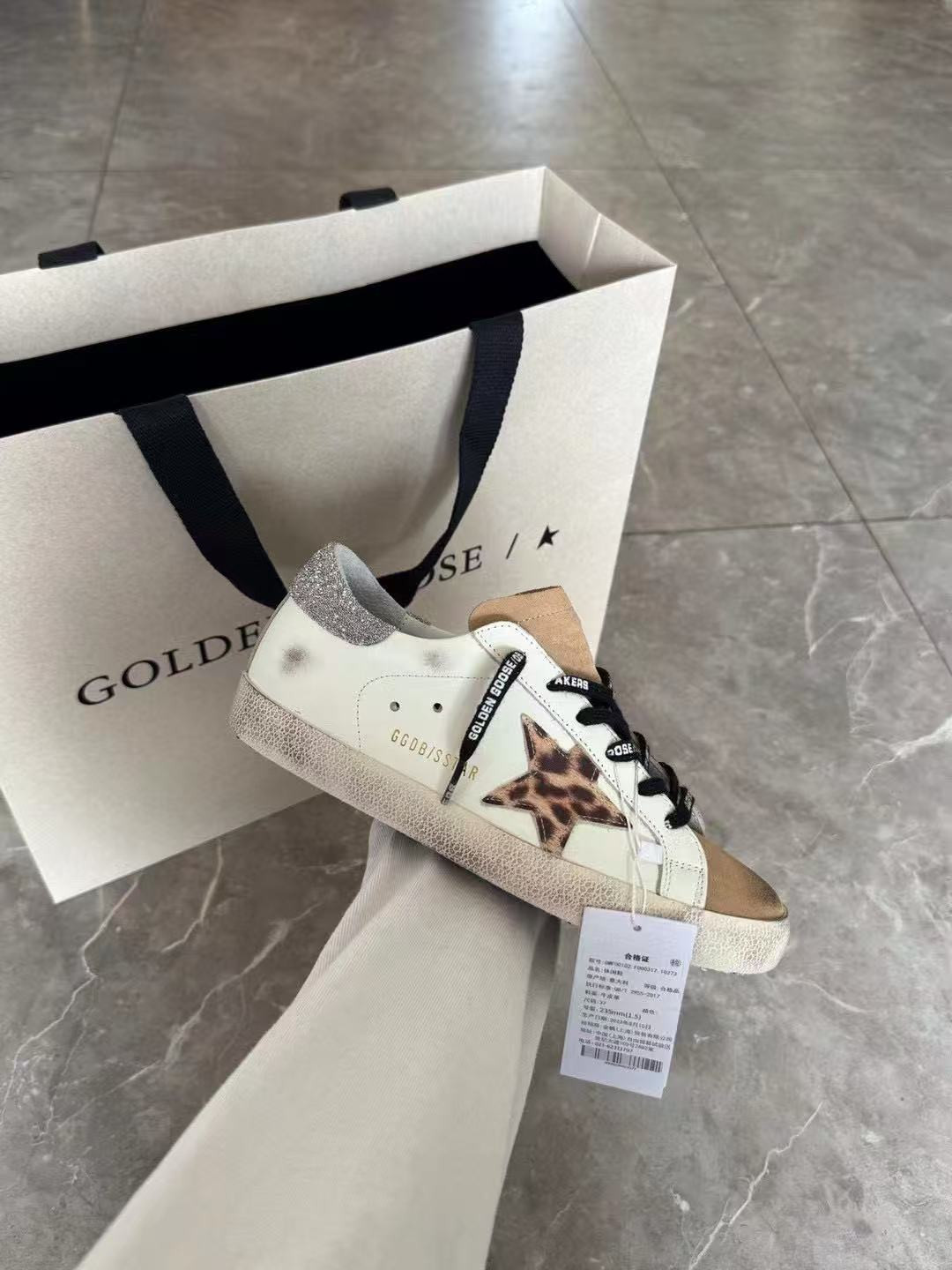 ua g01den G003e s*per-star sneaker