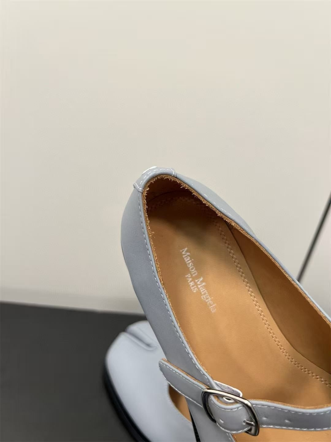ua ma*s*n Ma*i*la mary jane shoes