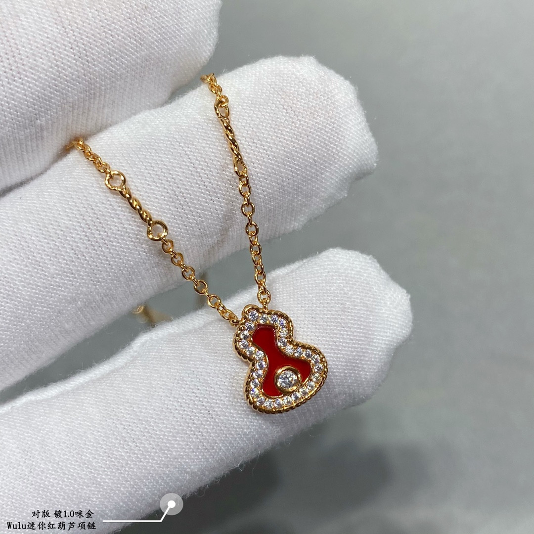 qeelin mini Di*m*nd red gourd necklace