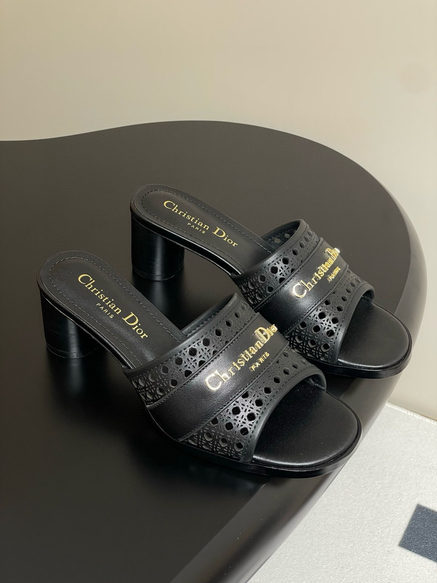 ua D*or d-lane heeled slide