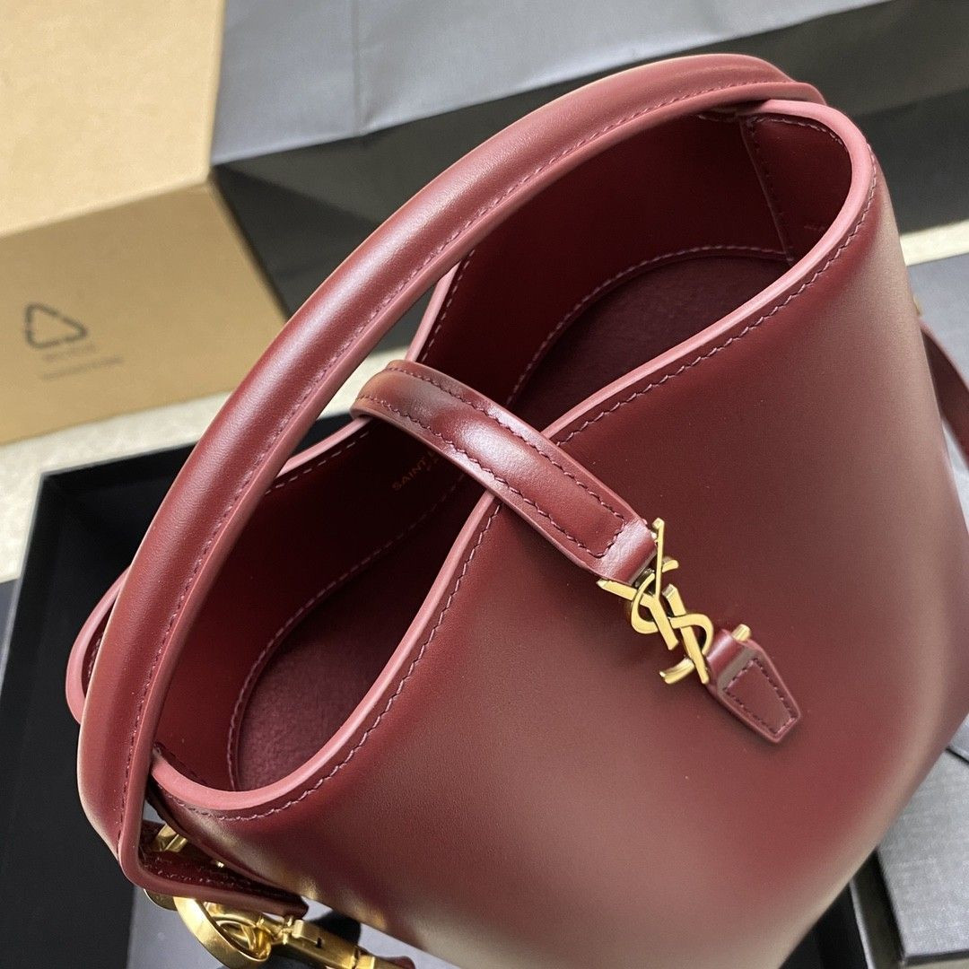 Y*L le 37 mini (shiny leather) 15x13x6cm