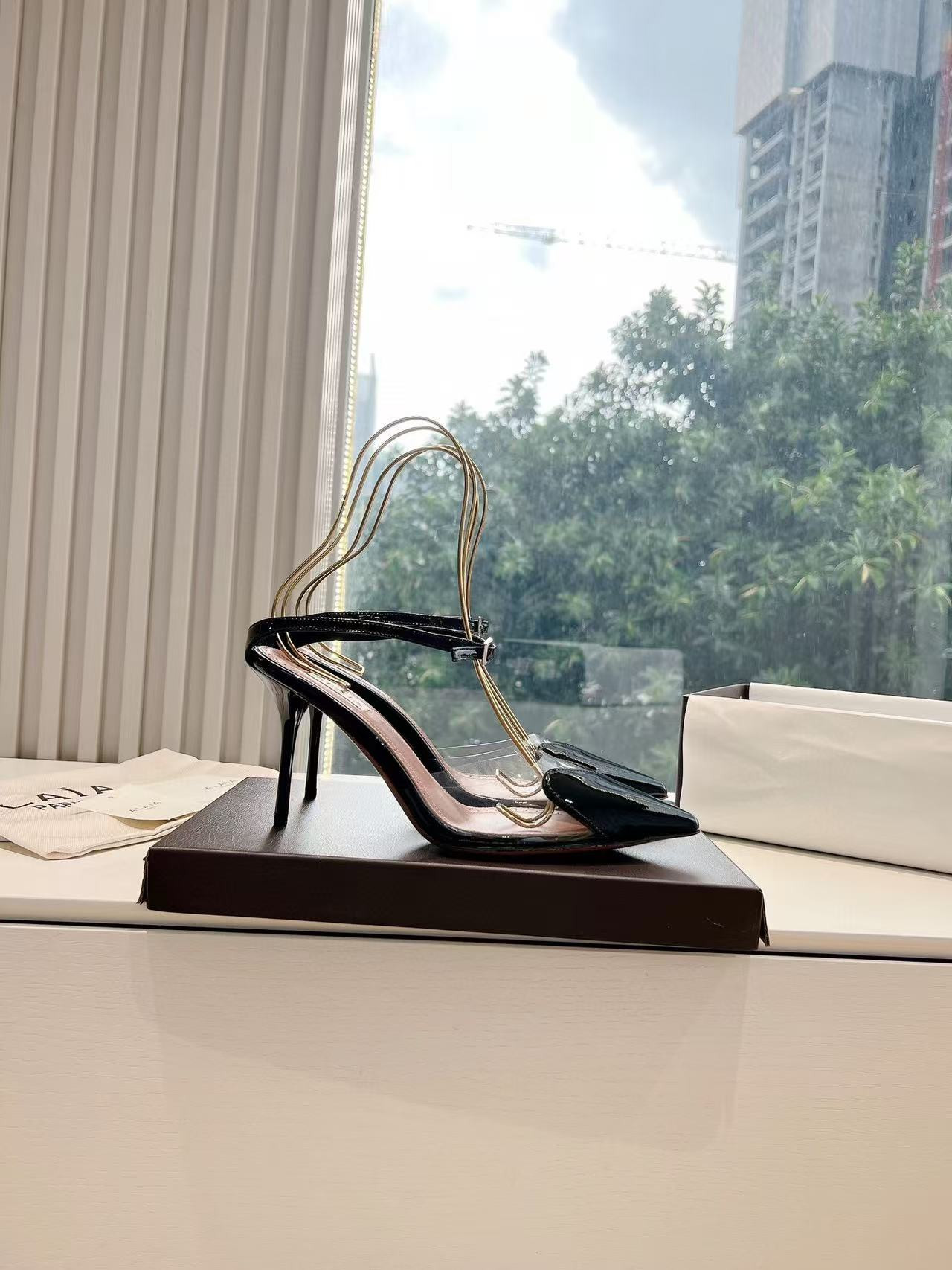 UA A1a1a Patent Heart-Toe Stiletto Pumps