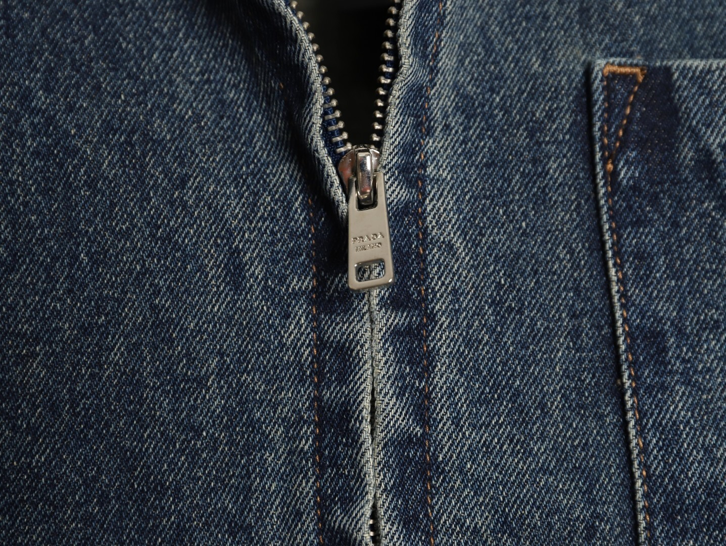 pra*a De*1m jacket