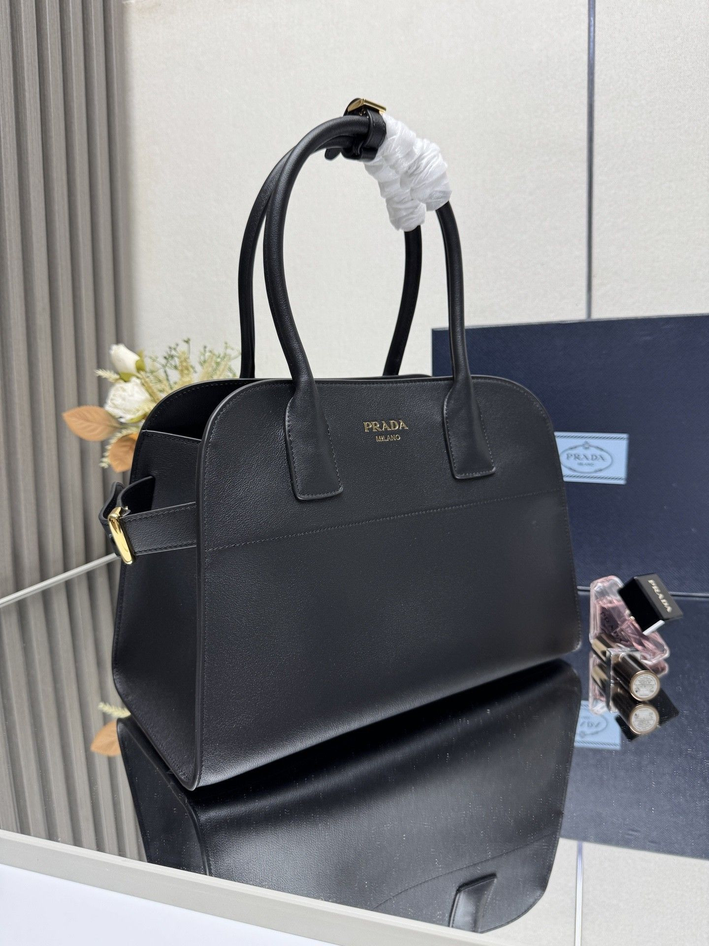 Pra*a medium leather tote bag without box 32x23.5x16cm