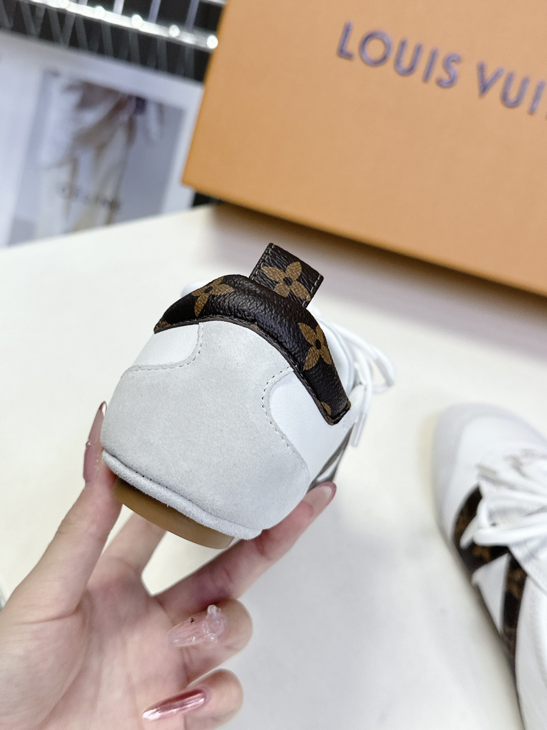 UA LV Sneaker