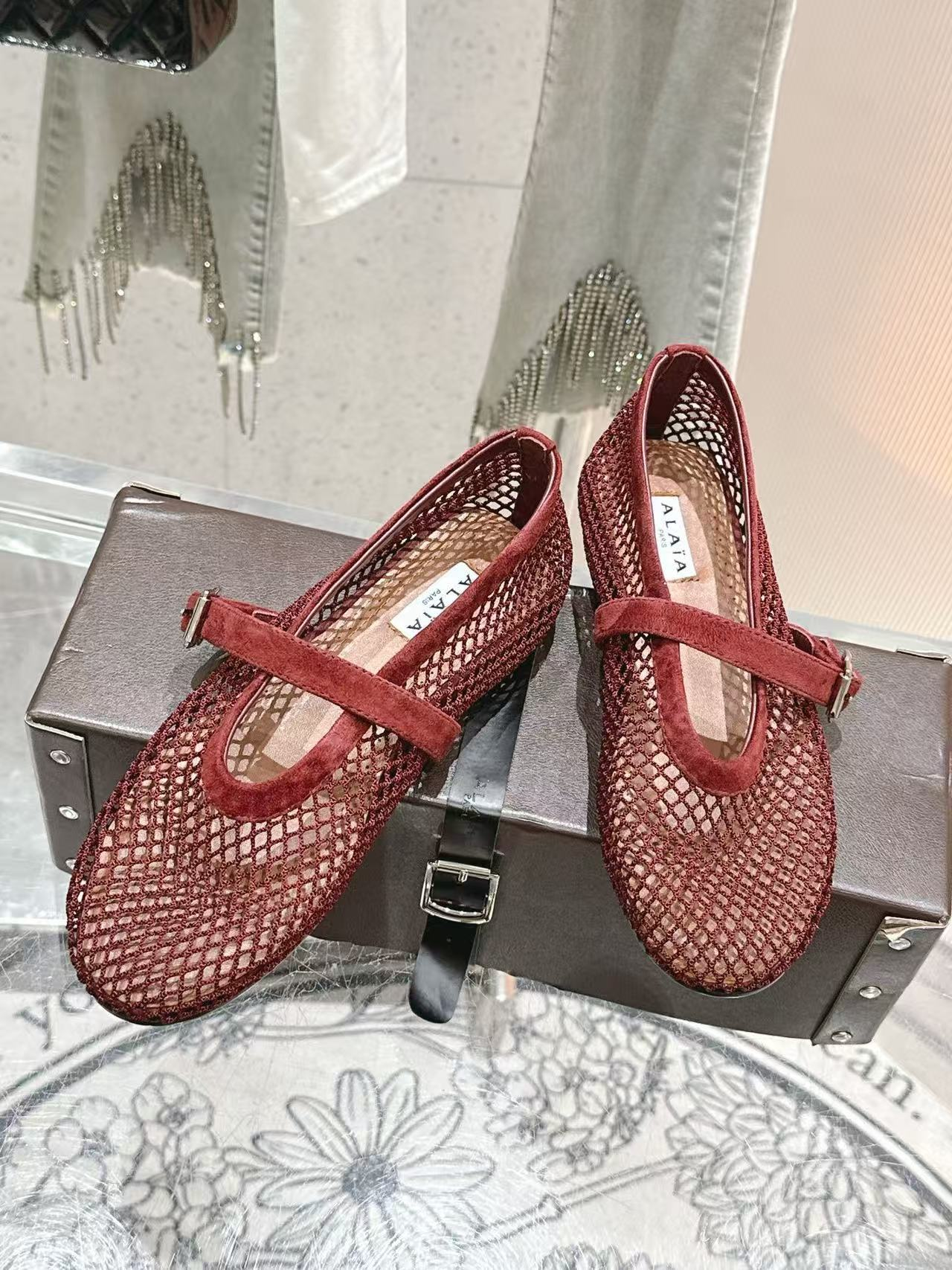 UA A1a1a BALLET FLATS IN FISHNET