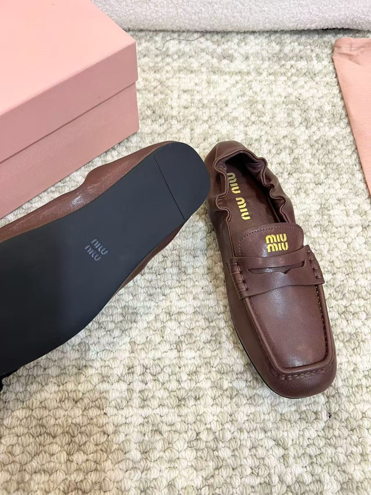 ua M1v M1v ruches nappa leather loafers