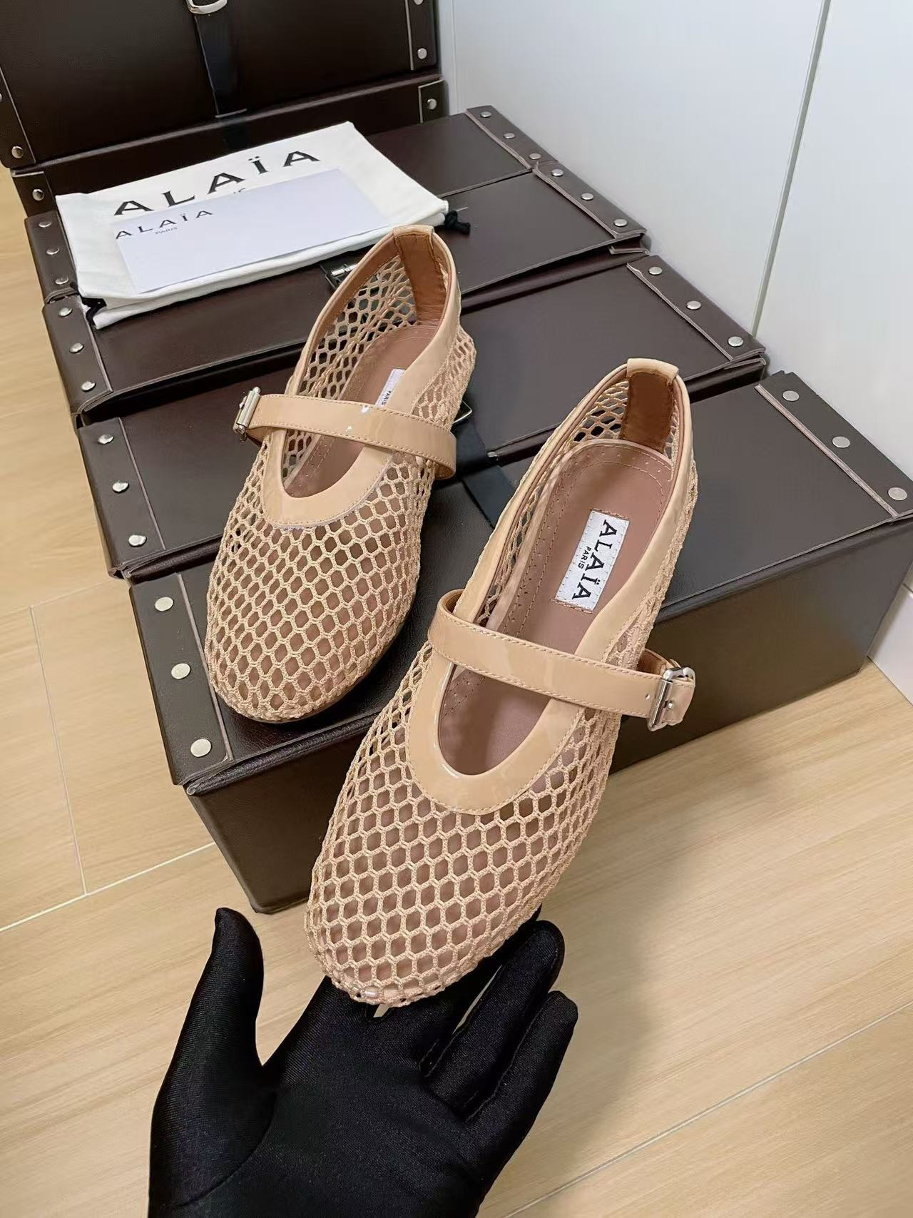 UA A1a1a BALLET FLATS IN FISHNET