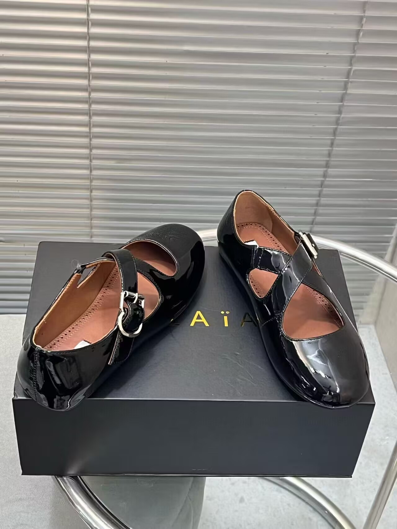 UA A1a1a CRISS CROSS BALLET FLATS